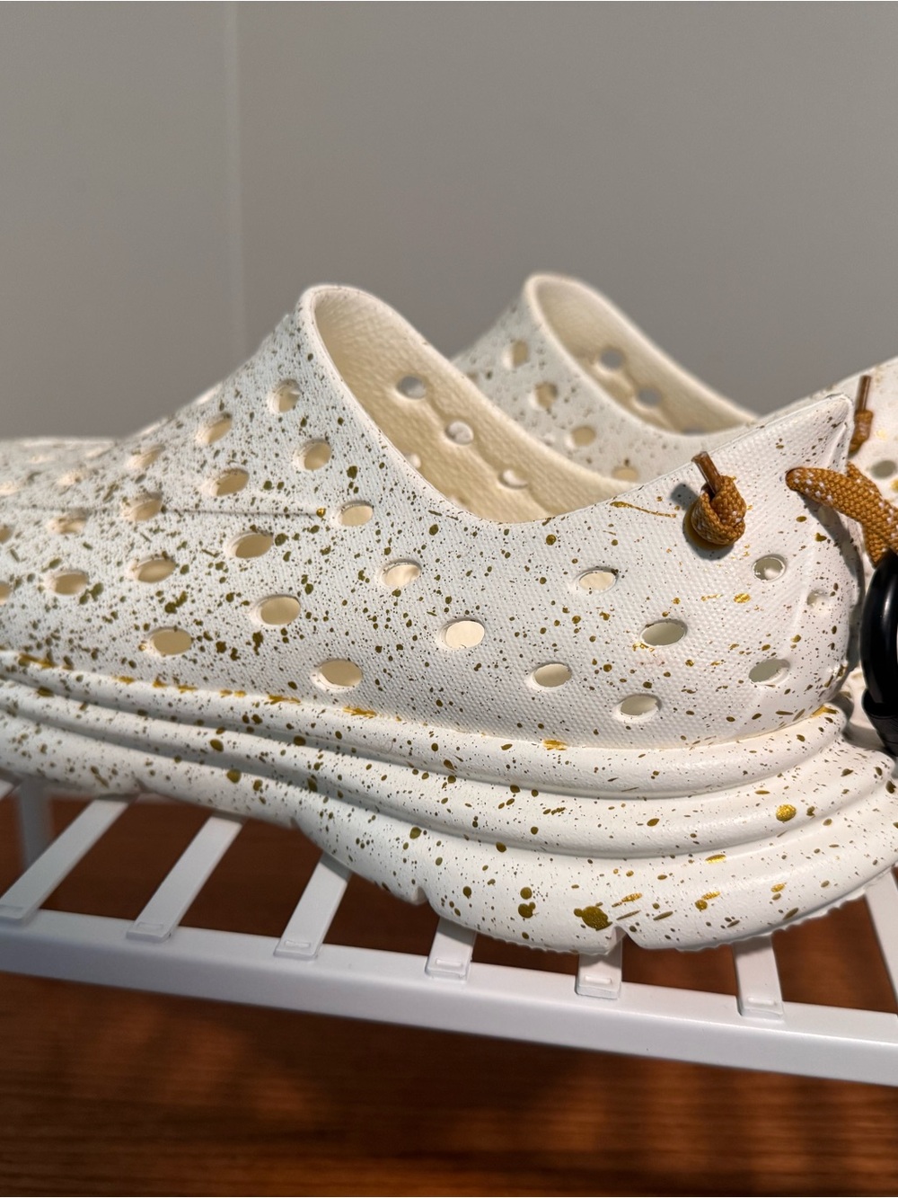 Kane Revive - Limited Edition Gold Confetti